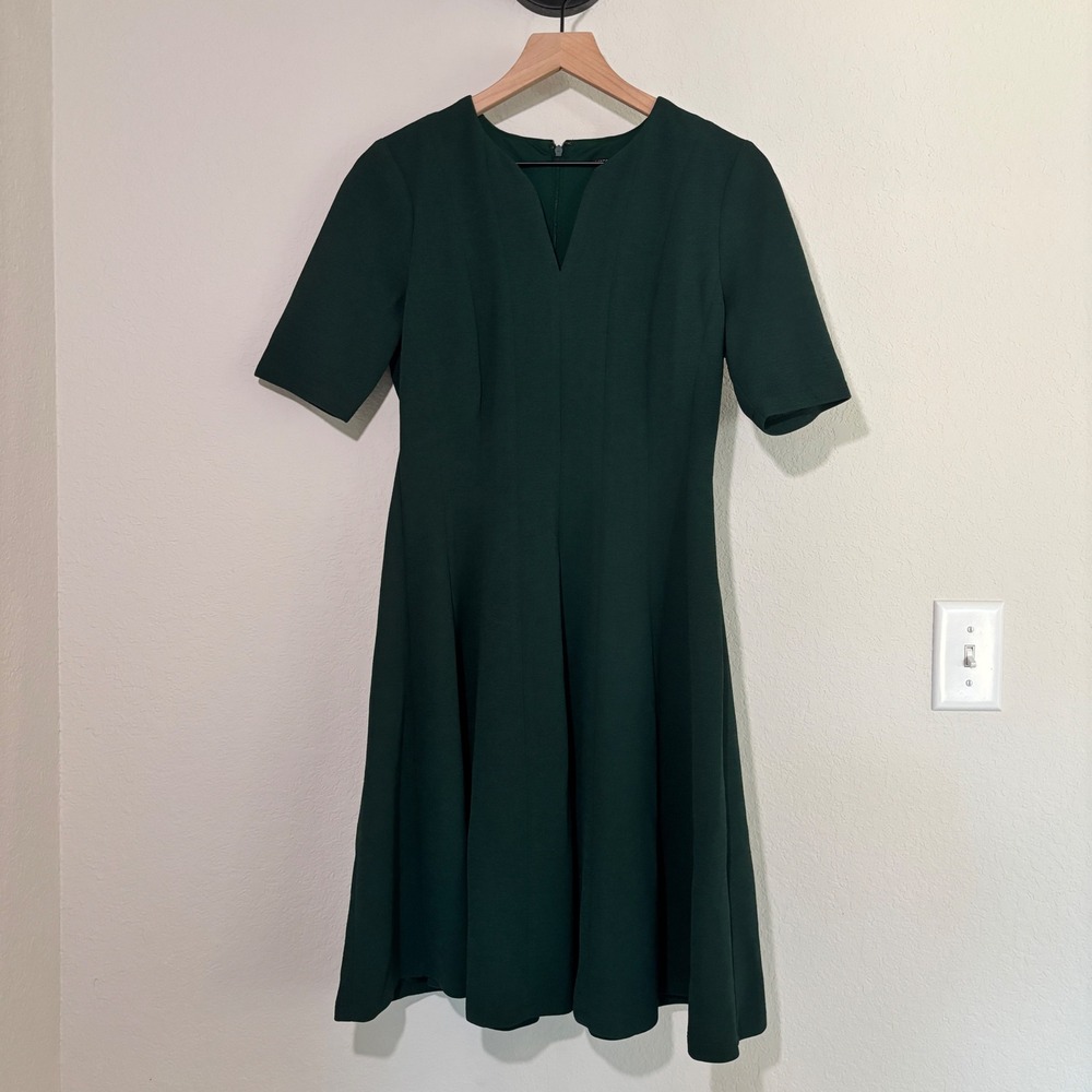 Maggy London Dress Size 6 Crepe Short Sleeve Forest Green Professional Elegant